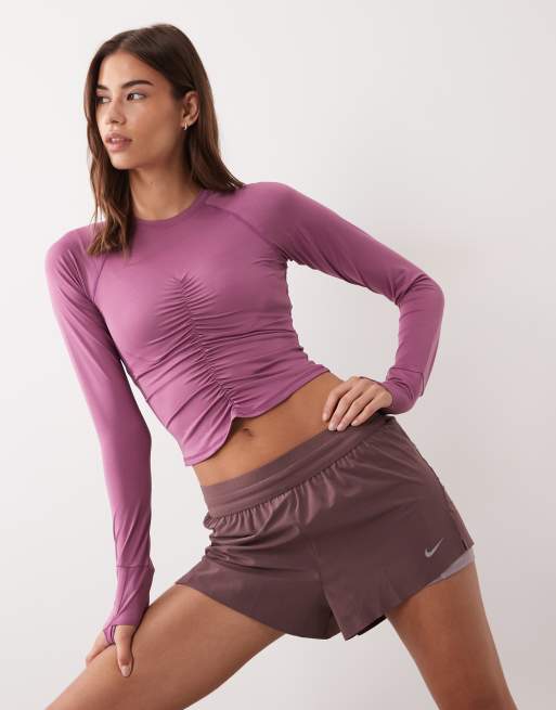 4505 lightweight active ruched front long sleeve running top in berry, 2 of 4