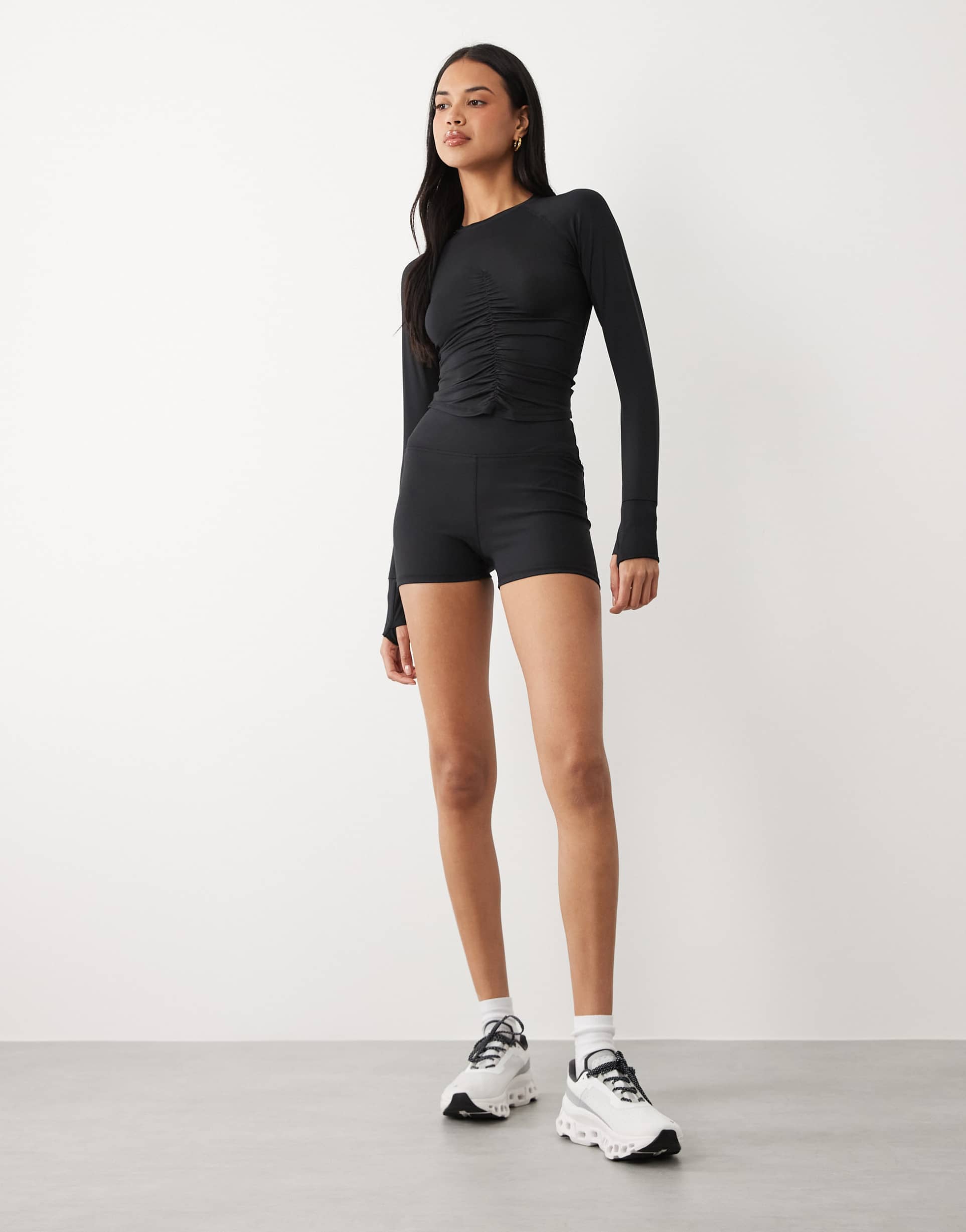 4505 lightweight active ruched front long sleeve running top in black