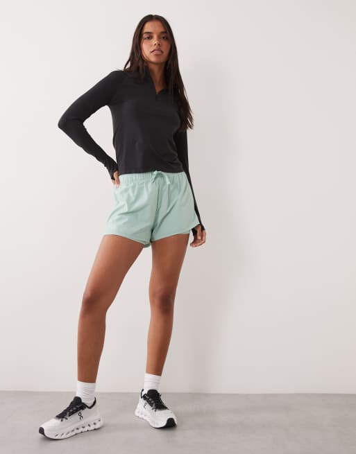 4505 lightweight seamless 1/4 zip long sleeve running top in black, 3 of 4