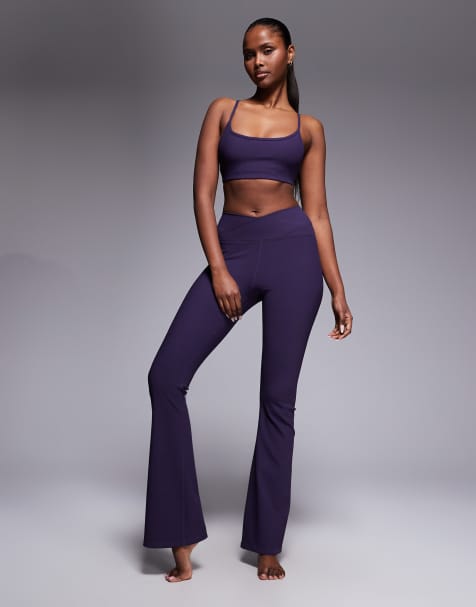 4505 – Lila, smalribbad sportbehå med justerbara band, lätt stöd och urtagbar vaddering - view 1