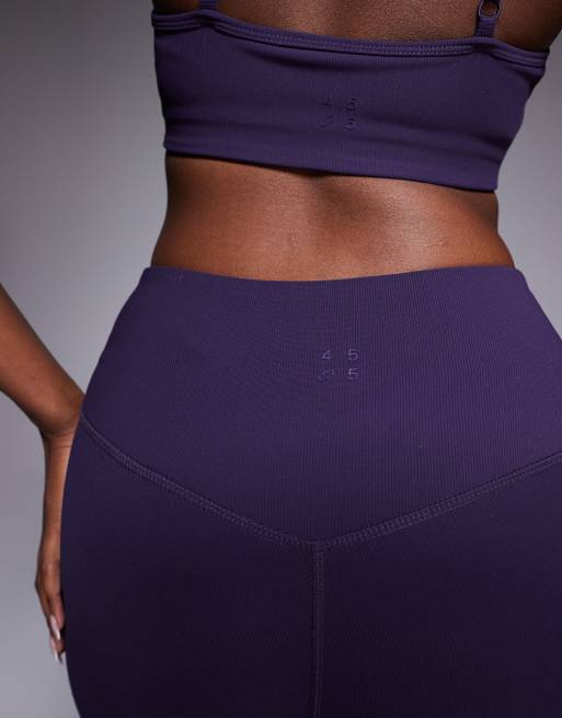 4505 – Lila, smalribbade yogaleggings med smal passform, utsvängd design och omlottmidja, 4 av 5