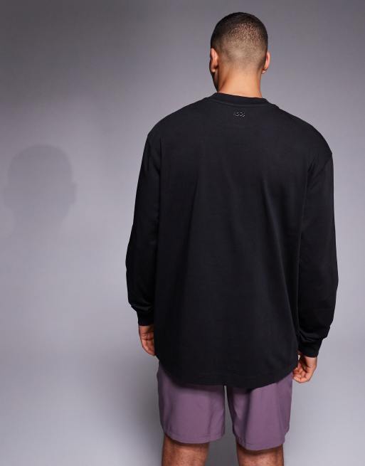 4505 long sleeve oversized cotton training t-shirt with quick dry finish in washed black, 3 of 5