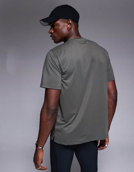 4505 - Lot de 2 t-shirts de sport à séchage rapide avec logo - Kaki et gris, 2 de 4