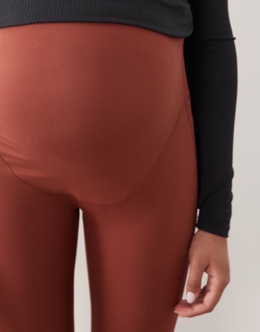 4505 Maternity – Icon – Brunorange, mjuka yogaleggings med smal passform, utsvängda ben och hög midja, 5 av 5