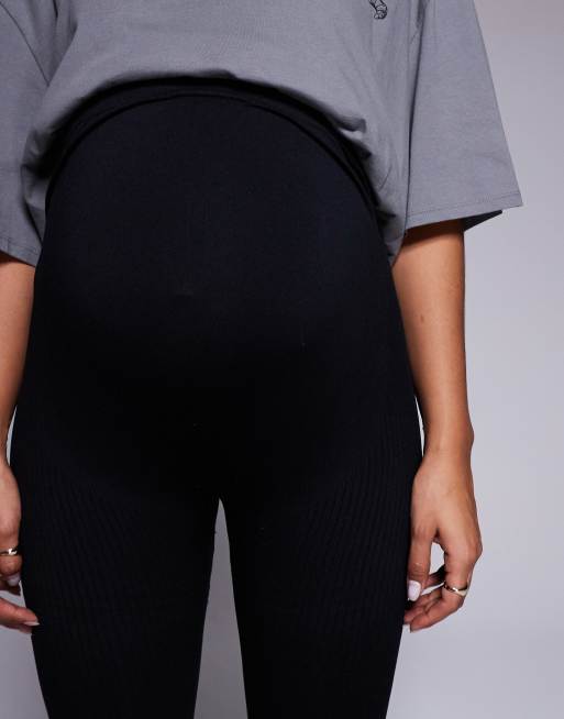 4505 Maternity Icon seamless rib gym legging in black , 3 of 5