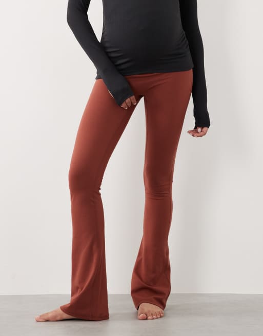 4505 Maternity Icon soft touch high waist slim kick yoga leggings in amber, 2 of 5