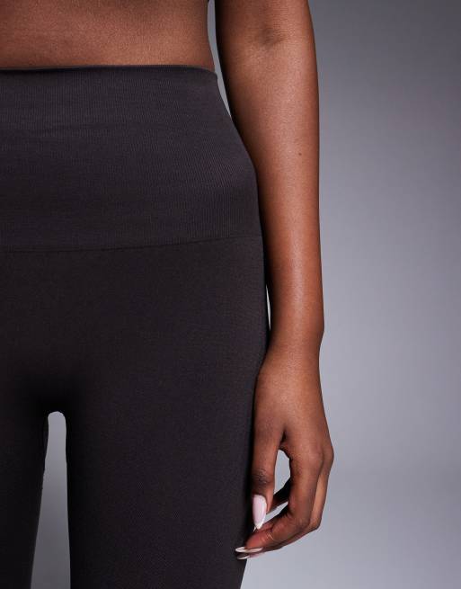 4505 – Nahtlose Sport-Leggings in dunklem Schokobraun mit hohem Bund, 3 von 5