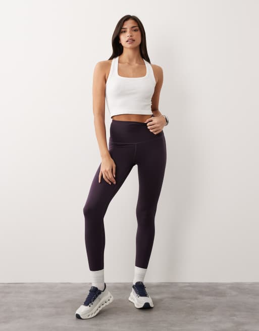 4505 – Nahtloses, geripptes Cropped-Trägertop in Weiß mit U-Ausschnitt und Ringerrücken, 2 von 4