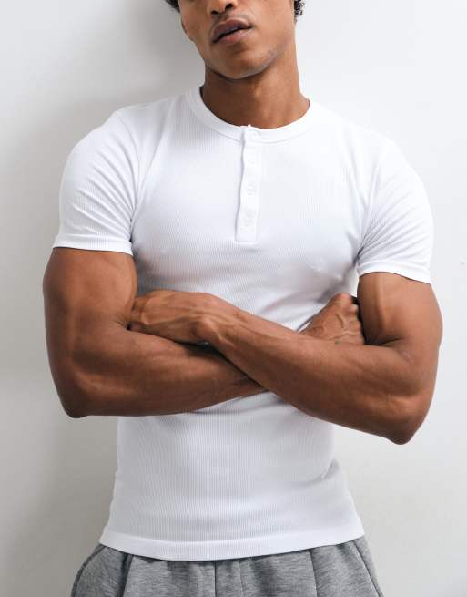 4505 nahtloses geripptes Muscle-Fit-Trainings-Henley-T-Shirt in Weiß, 4 von 5