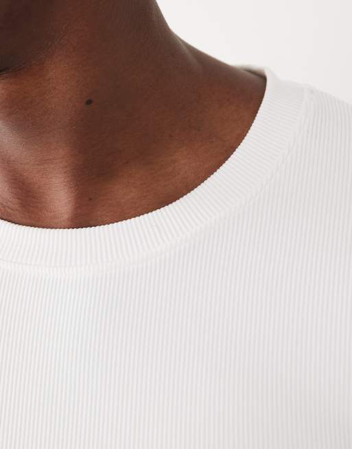 4505 – Nahtloses, körperbetontes Sport-T-Shirt in geripptem Weiß, 5 von 5