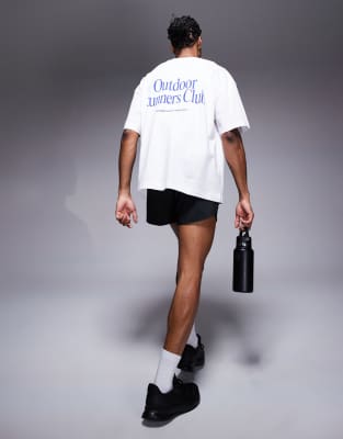 4505 Outdoor Runner Back Print Oversized Boxy Fit Cotton T-shirt With Quick Dry Finish In White