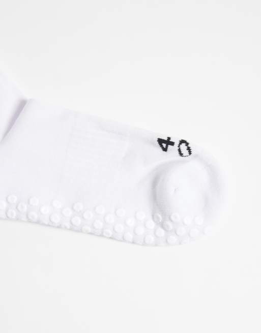 4505 - Pack de 3 calcetines de pilates con agarre antideslizante y borde ondulado en blanco, 2 de 3