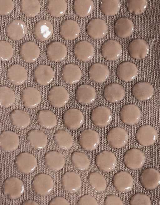 4505 - Pack de 3 pares de calcetines beis tostado antideslizantes para pilates con tiras elásticas, 3 de 3