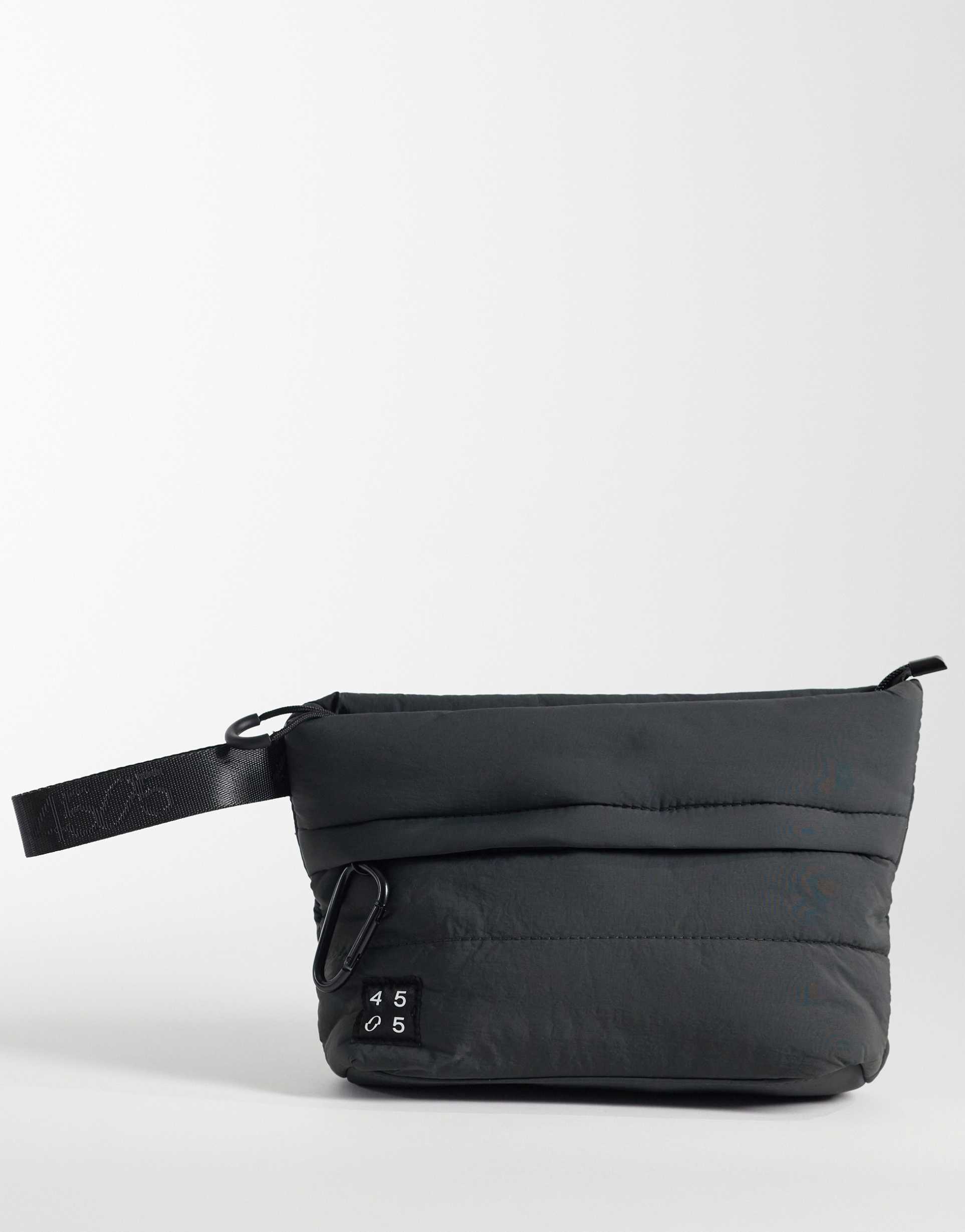 4505 padded woven gym wash bag with key clip in smoke gray