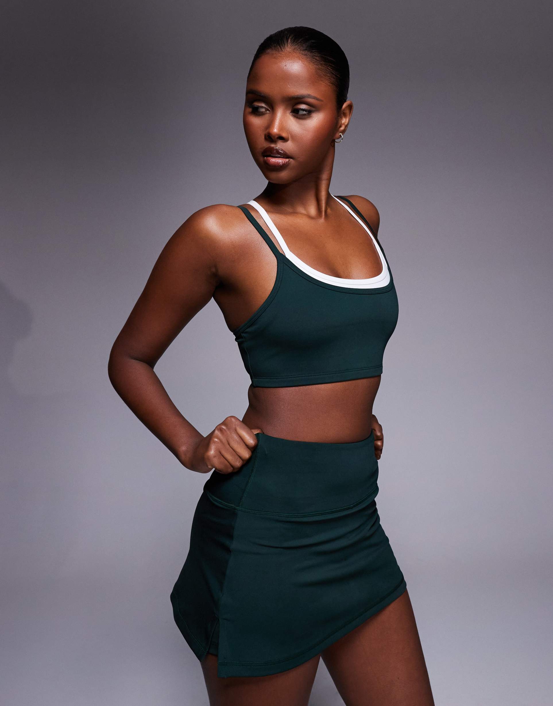 4505 padel active double layer light support sports bra in pine and white