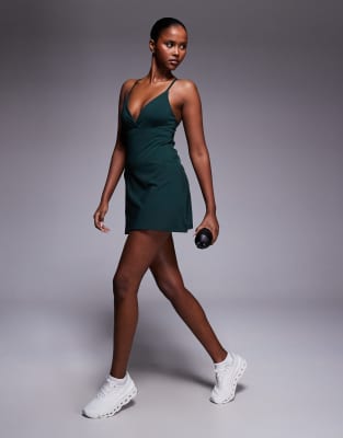 4505 - Padel Active - Tenniskleid in Piniengrün mit Unter-Shorts