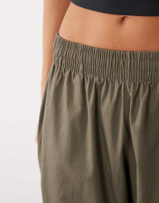 4505 pantalones de pernera ancha de algodón ripstop con bolsillos con cremallera en oliva, 4 de 5