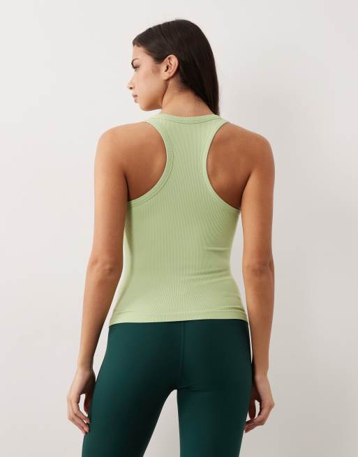 4505 - Pastel-limegrøn top med racerryg og dyb rund hals i sømløst ribstrik, 4 af 4