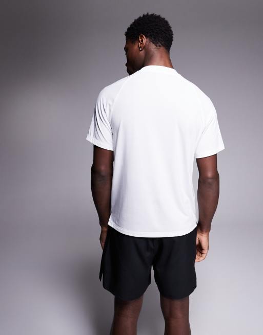 4505 – Performance – Vit tränings-t-shirt i snabbtorkande jersey och oversize med tryck framtill, 4 av 4