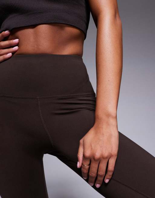 4505 Petite – Icon – Chokladbruna, mjuka yogaleggings med hög midja, 3 av 5