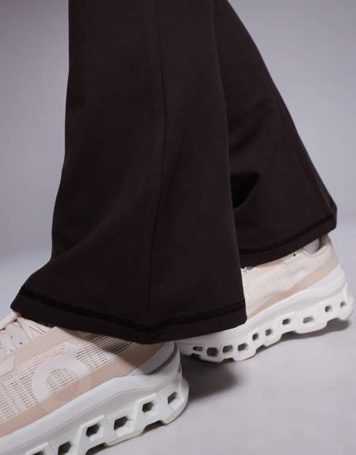 4505 Petite - Icon - Legging de yoga slim en tissu doux à taille haute - Chocolat, 3 de 5