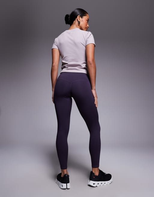 4505 Petite – Icon – Lila gymleggings med formande design baktill, hög midja och innerficka, 2 av 5