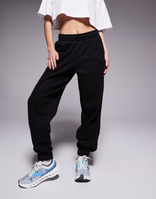 4505 Petite Icon Rest Day heavyweight 440gsm cotton cuffed jogger in washed black, 2 of 5