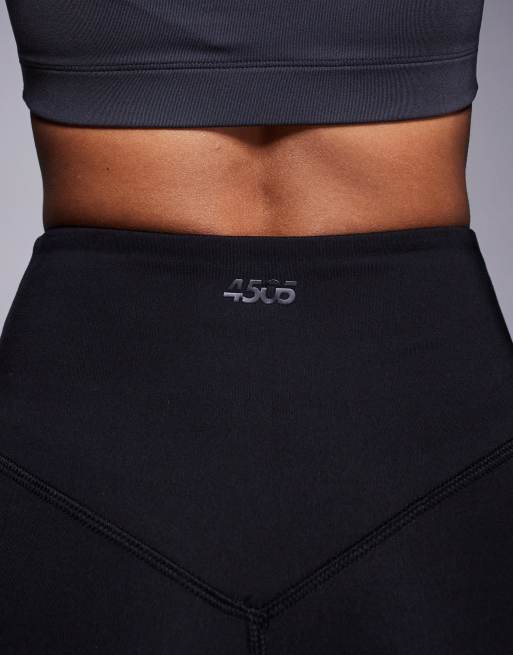 4505 Petite – Icon – Svarta, mjuka yogaleggings med omlottmidja, 2 av 5