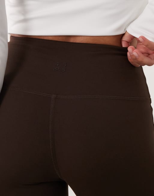 4505 Petite – Icon – Weiche Yoga-Leggings in Schokobraun mit hohem Bund, 4 von 5