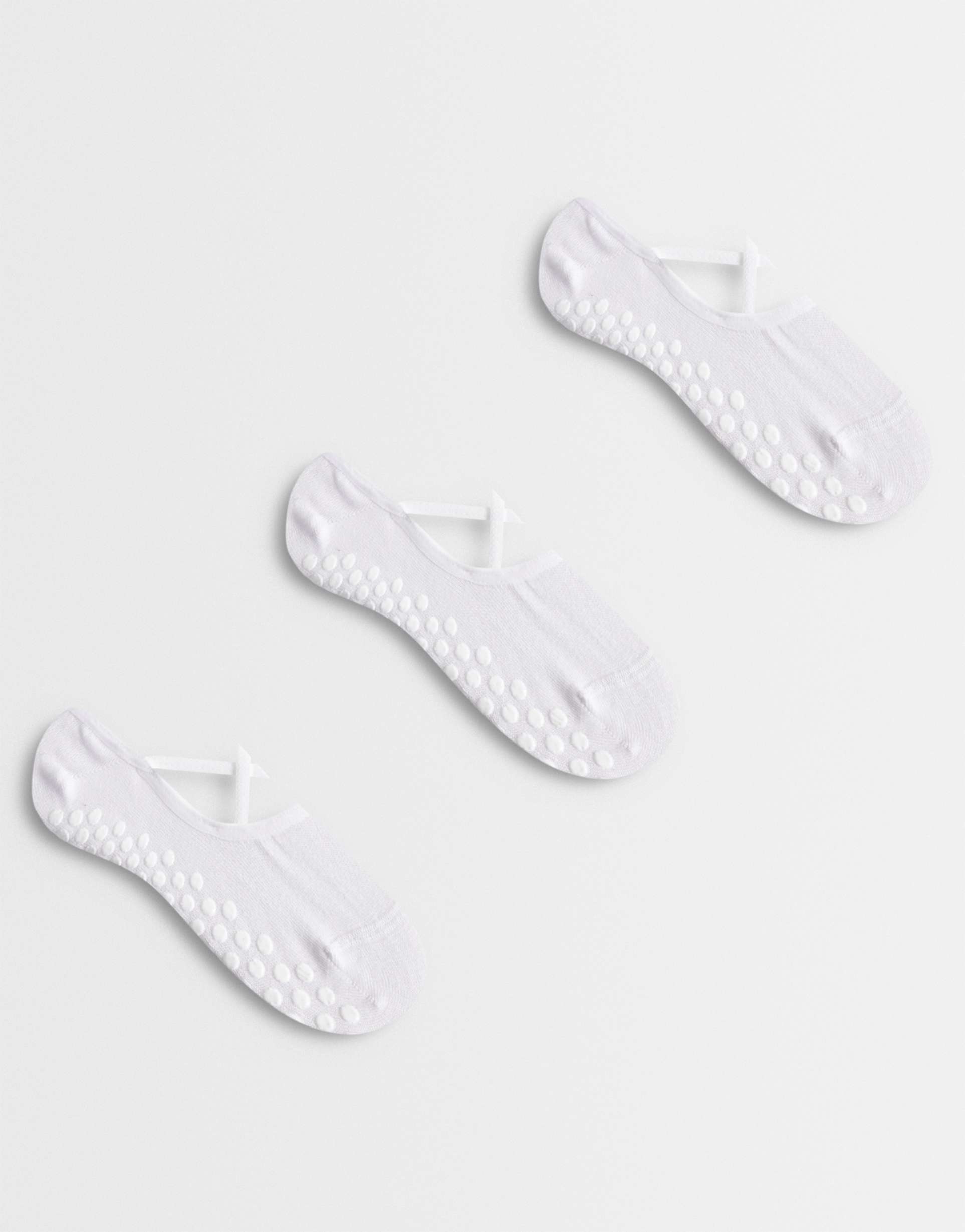4505 pilates 3 pack non-slip grip socks with elastic straps in white
