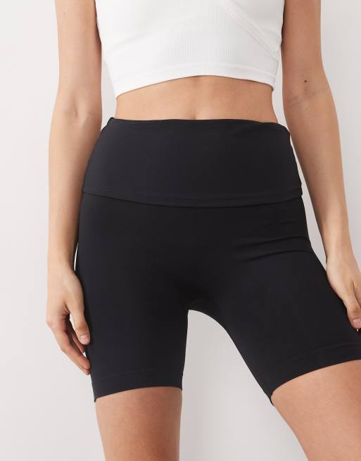 4505 plush handle foldover high waist 5" legging shorts in black, 3 of 5