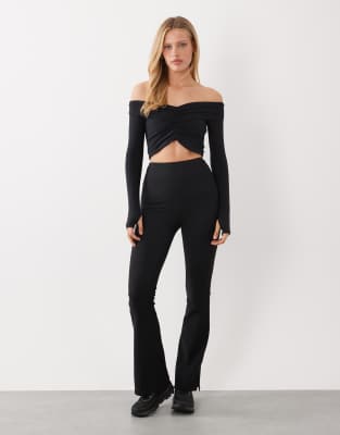 4505 Plush Handle Ruched Front Long Sleeve Top In Black