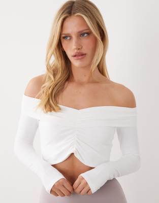 4505 Plush Handle Ruched Front Long Sleeve Top In White
