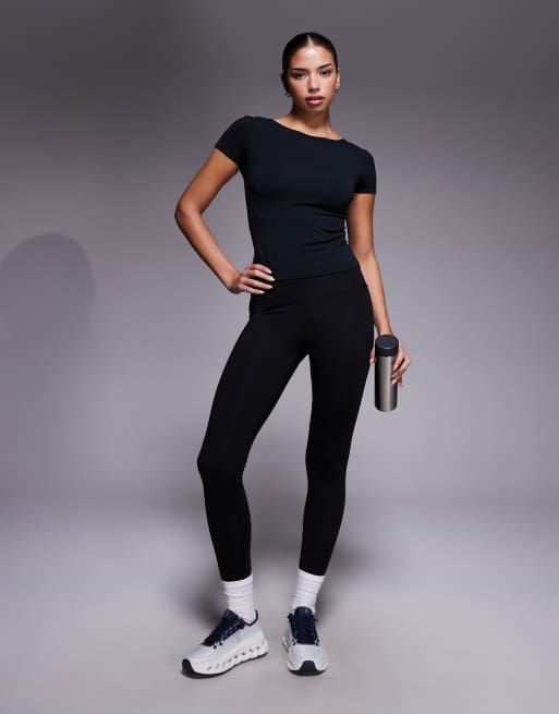 4505 plush handle scoop back layering short sleeve in black, 3 of 4