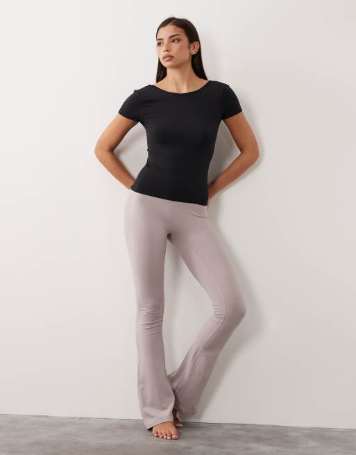 4505 plush handle scoop back layering short sleeve in black, 2 of 4