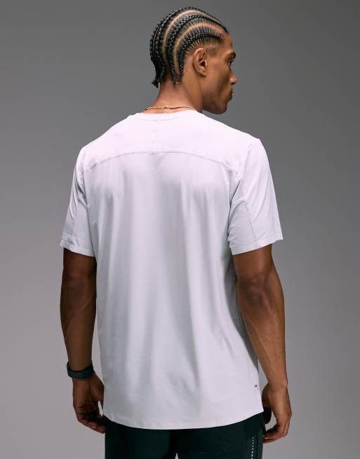 4505 - Premium - Hvid hurtigttørrende løbe-T-shirt med limede sømme og mesh-panel, 3 af 5