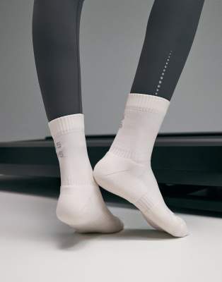 Premium - Laufsocken in Wolkenweiß mit Fußgewölbestütze und antibakteriellem Finish, 2er-Pack Weiß L