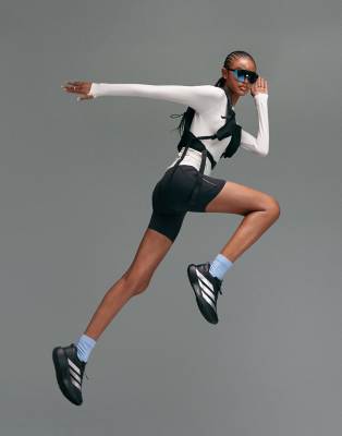 4505 Premium Lightweight Ultrasoft Seamless Running Long Sleeve Top In White