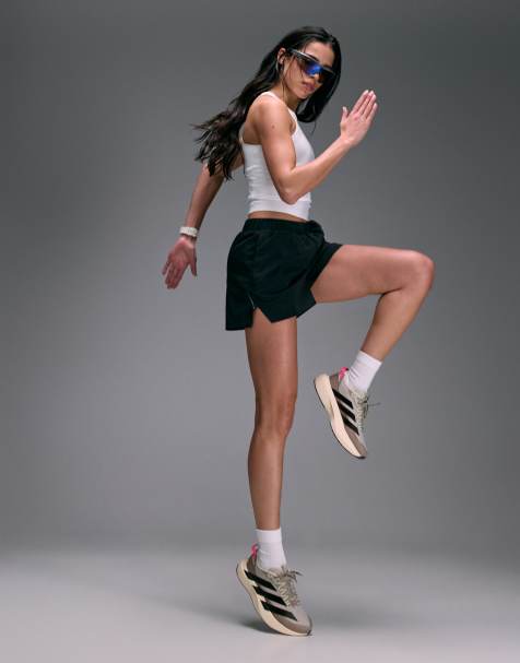 4505 Premium - Pantaloncini da corsa premium a vita alta da 8 cm neri con fodera in jersey e tasca per il telefono - view 1