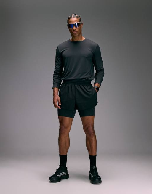 4505 Premium quick dry long sleeve running t-shirt with bonded seams and mesh panel in black, 3 of 5