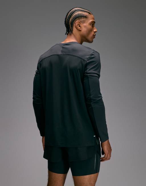 4505 Premium quick dry long sleeve running t-shirt with bonded seams and mesh panel in black, 4 of 5