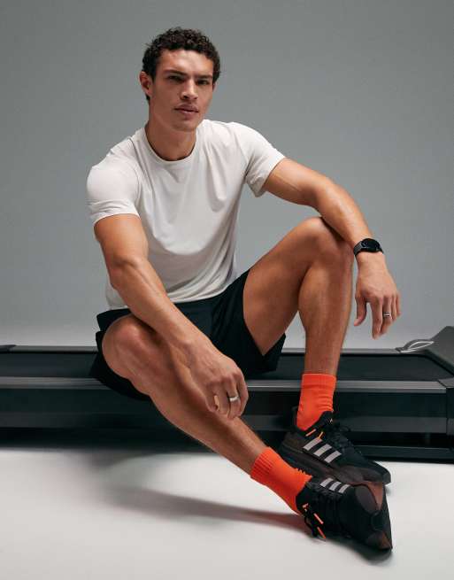 4505 Premium quick dry running t-shirt with bonded seams and mesh panel in cloud white, 4 of 5