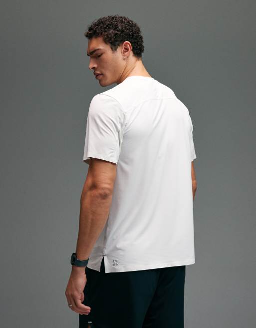 4505 Premium quick dry running t-shirt with bonded seams and mesh panel in cloud white, 5 of 5