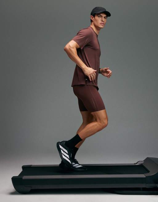 4505 Premium quick dry running t-shirt with bonded seams and mesh panel in deep mahogany, 4 of 5