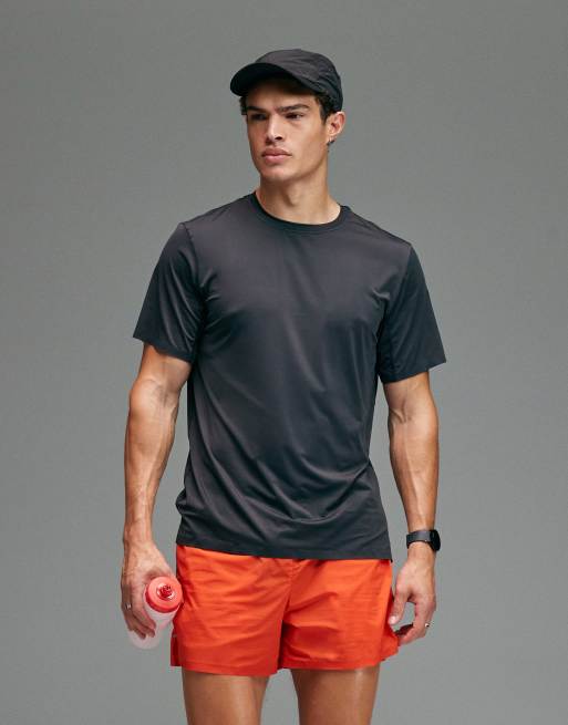 4505 Premium quick dry running t-shirt with bonded seams and mesh panel in void black, 3 of 5