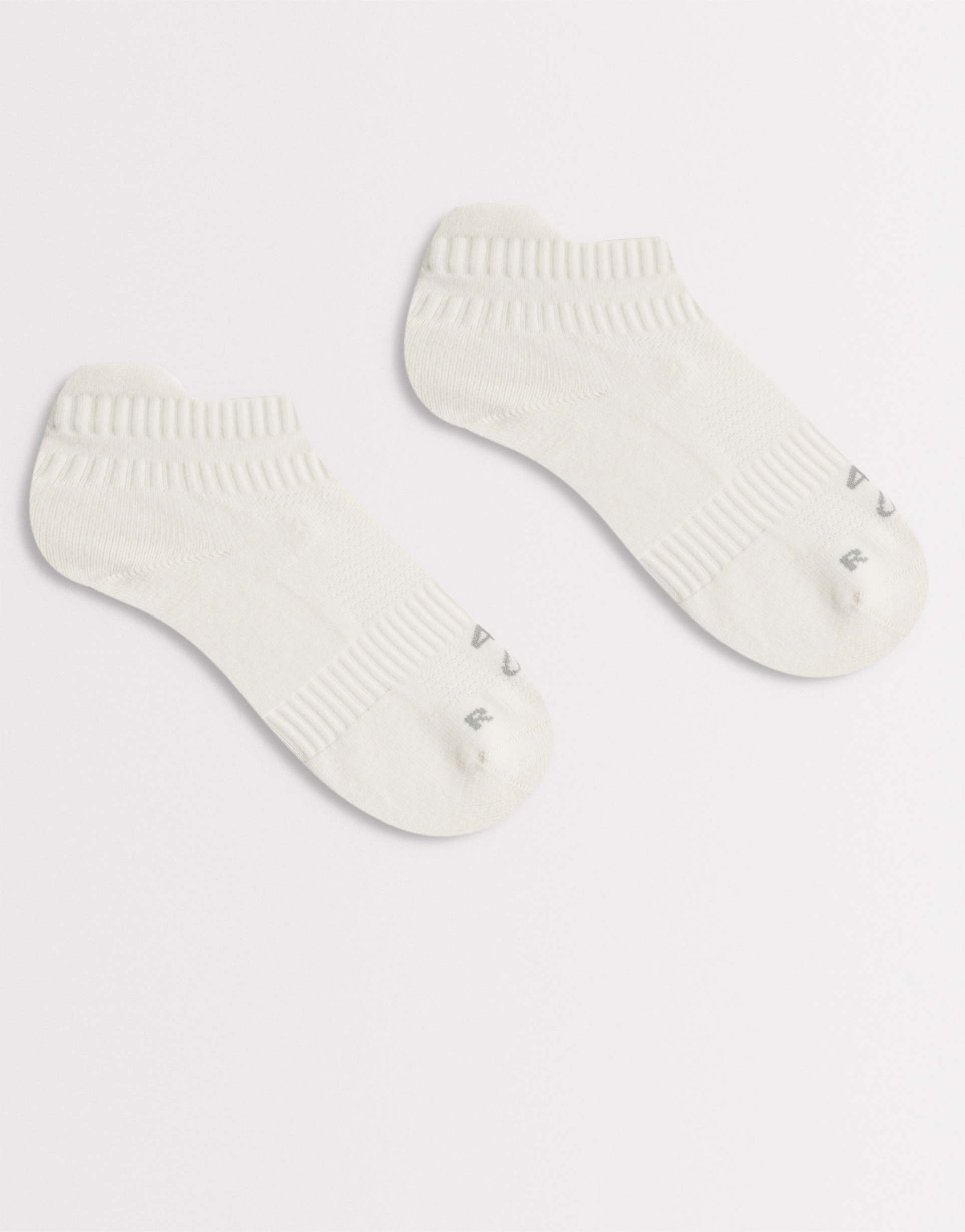4505 premium running ankle socks 2 pack with arch support and antibacterial finish in cloud white