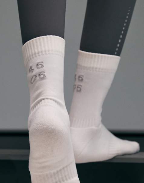 4505 Premium running socks 2 pack with arch support and antibacterial finish in cloud white