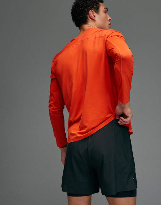 4505 Premium woven reflective 2-in-1 running short with zip pockets and bonded hem in void black, 4 of 5
