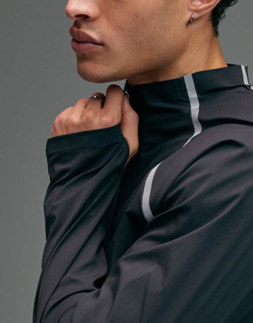 4505 Premium woven water repellent running jacket with zip pockets and reflective detail in void black, 3 of 5