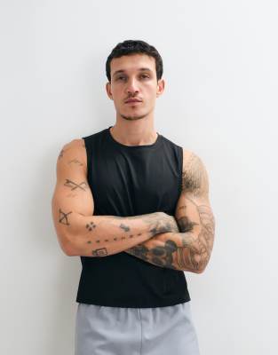 4505 Quick Dry Mesh Cropped Training Tank In Black